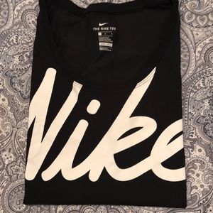 Black nike scoop neck short sleeve